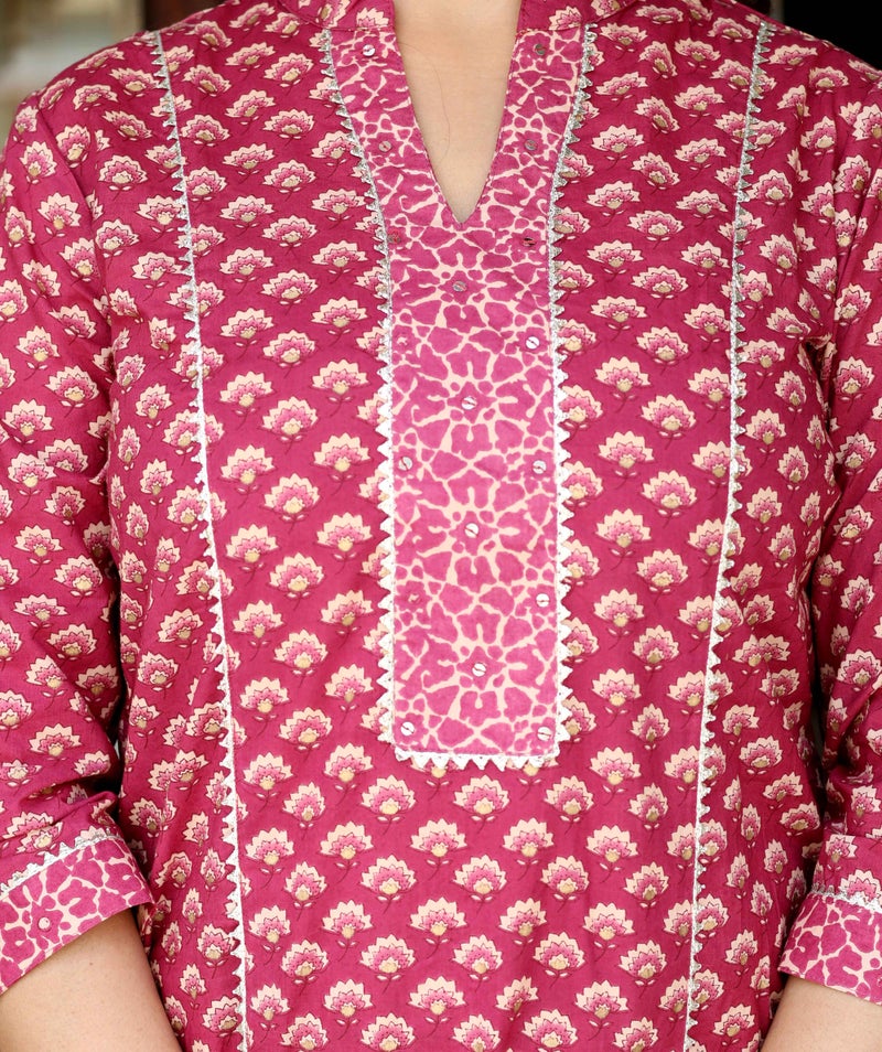 Miravan Floral Printed Pink Kurta Set for Women - Image 3